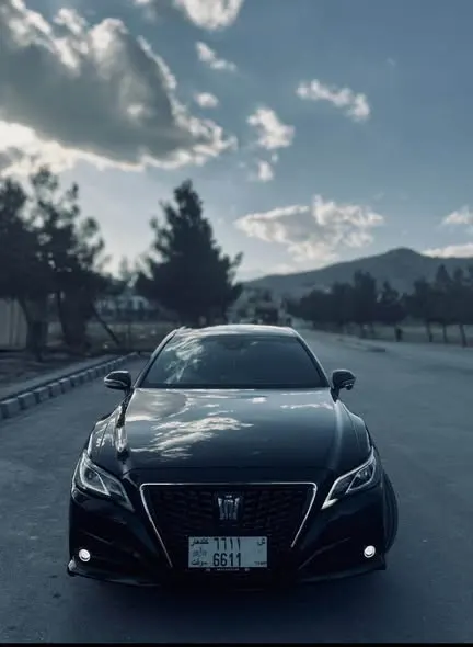 Toyota Crown Hybrid 2019