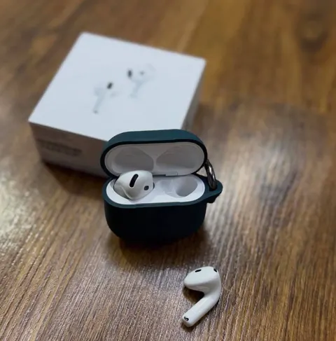 AirPods 4
