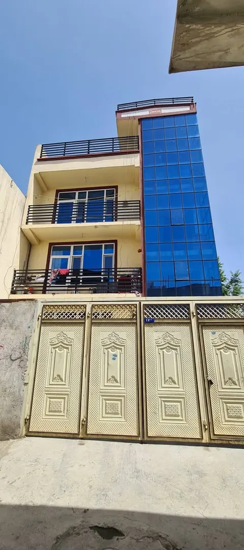 3-storey building for sale, 9 rooms, 2 biswa