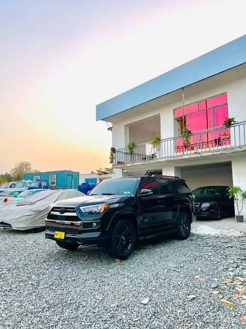 Toyota 4Runner SR5 Premium 2015, black, airbags, auto gearbox
