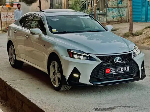 Lexus IS250 2011 Pearl White, 153000 km