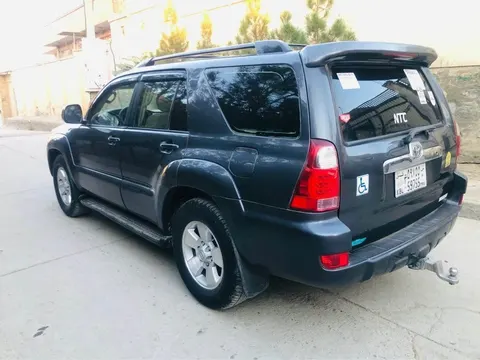 Toyota 4Runner 2004 - 7900 USD