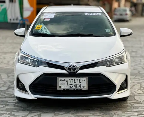 Toyota Corolla 2014 White Automatic