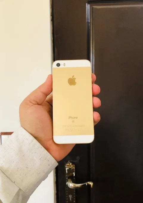 Apple iPhone 5SE 128GB Gold, Used