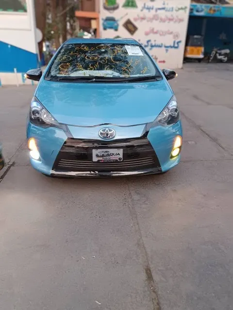 Toyota Aqua 2012, 2014 shape, 76000 km