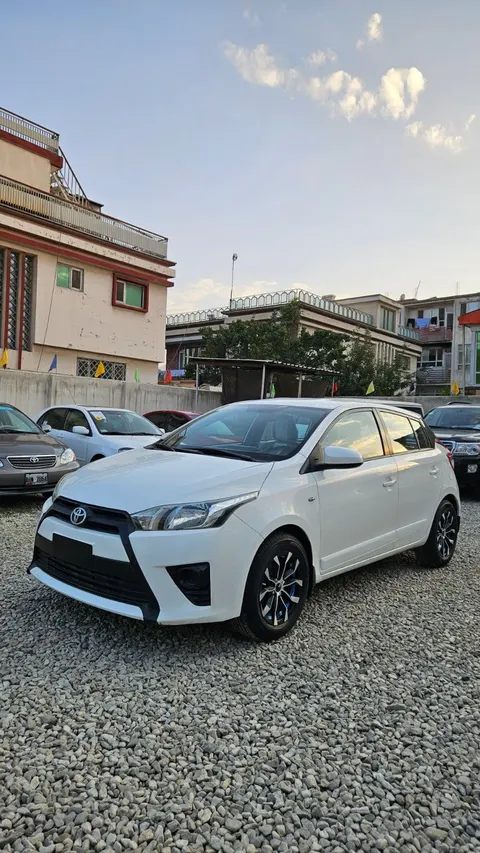 Toyota Yaris 2016 automatic white
