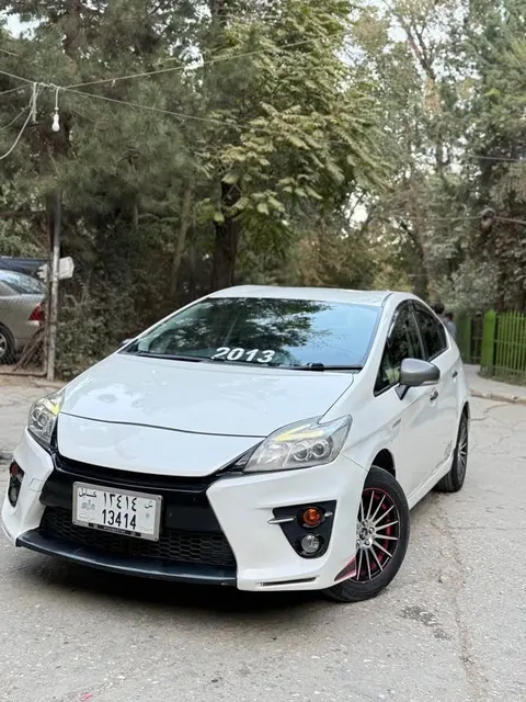 Toyota Prius GS Sport 2013, Pearl White, Full Option