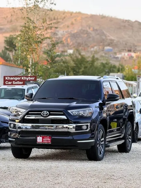 Toyota 4Runner Limited 2016 black 6 cylinder