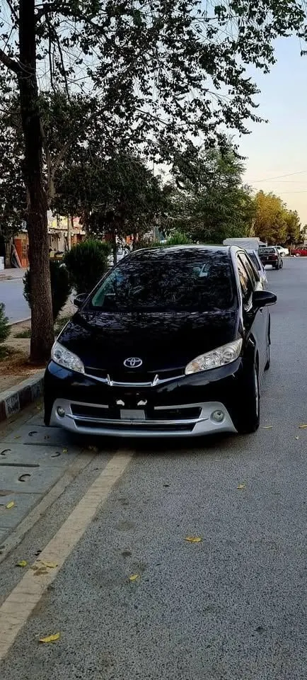 Toyota Wish 2012 (2017 Shape), Automatic, Black Leather, AC, TV