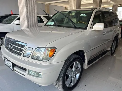 Lexus LX470 2005, 8 cylinder, plate 6-83000