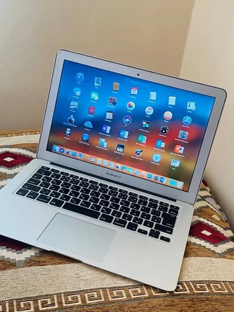 MacBook Air 2011 256GB SSD 4GB RAM i5
