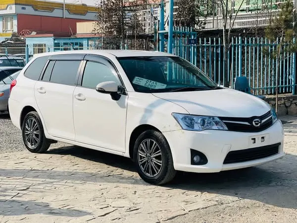 Toyota Fielder 2013 (2)